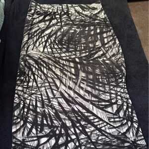 Apt. 9 Gray and Black pattern skirt